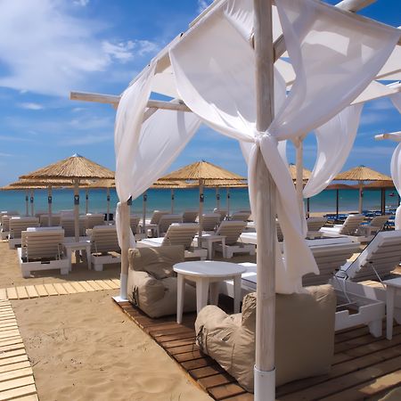 Amaryllis Beach Hotel Chrisi Akti  Bagian luar foto