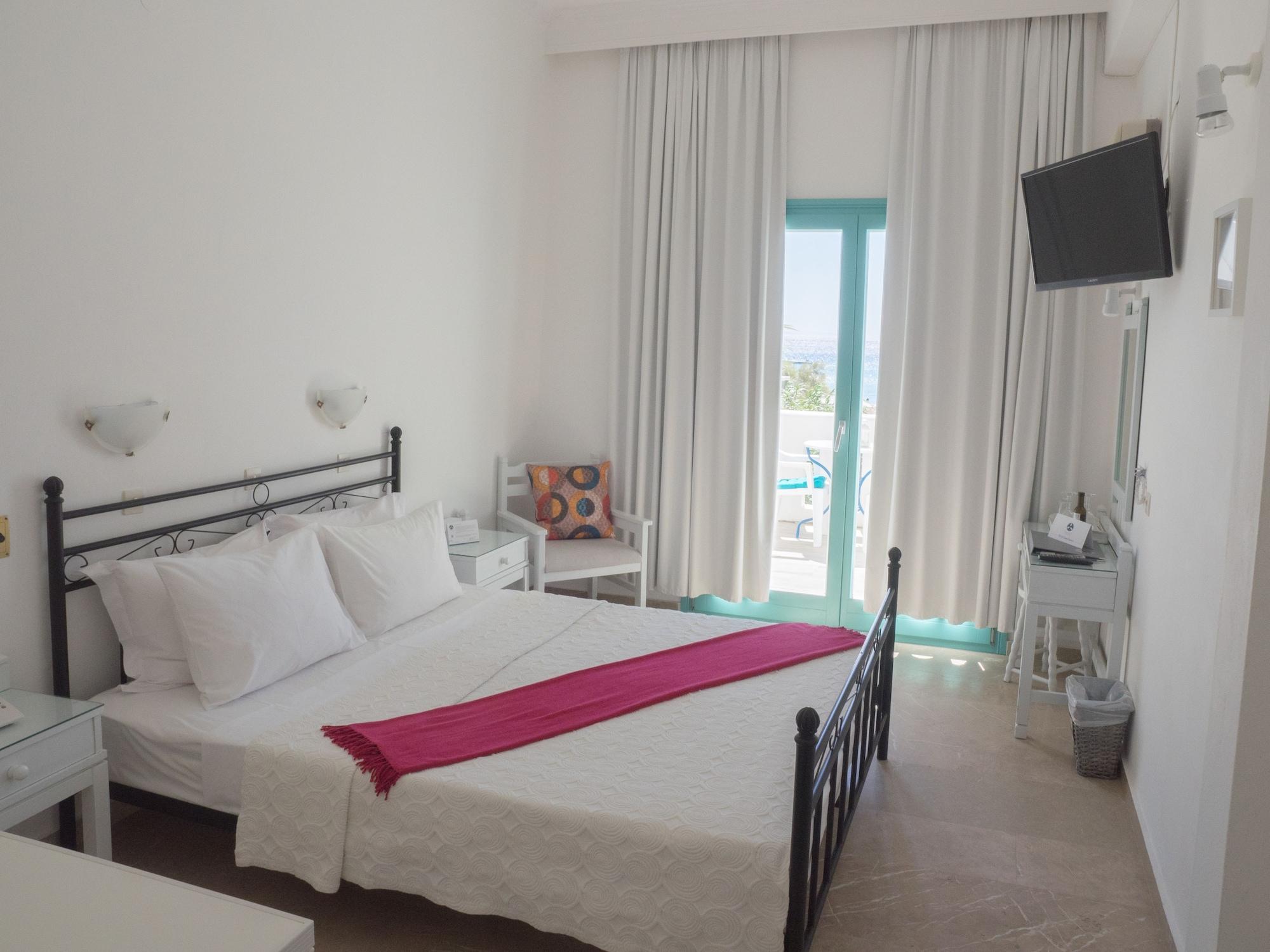 Amaryllis Beach Hotel Chrisi Akti  Bagian luar foto