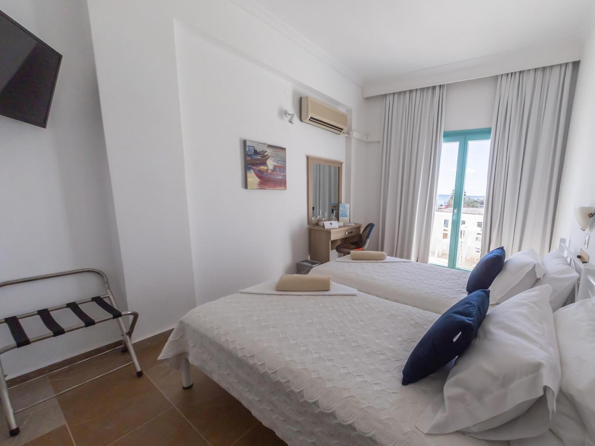 Amaryllis Beach Hotel Chrisi Akti  Ruang foto