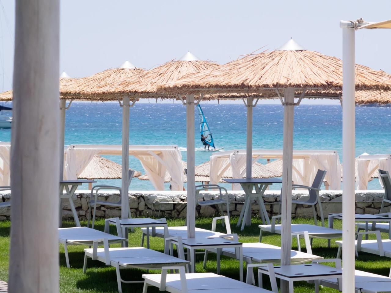 Amaryllis Beach Hotel Chrisi Akti  Bagian luar foto